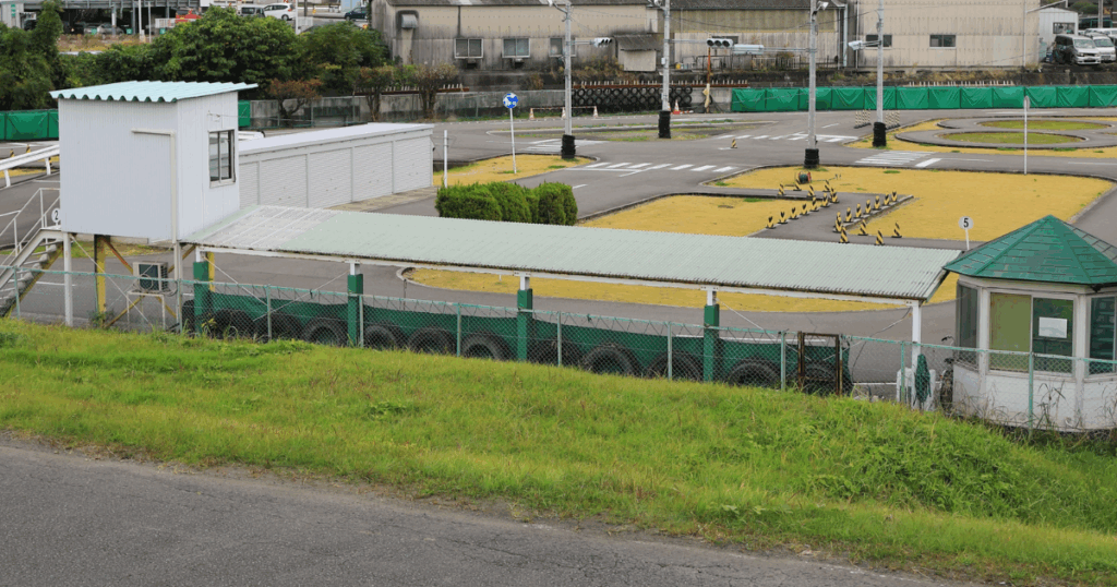 ③高所作業車運転技能講習【大阪（関西）版】おすすめ教習所比較と選び方ガイドのアイキャッチ画像です。