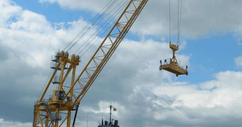 玉掛け技能講習と特別教育の違いを徹底解説｜作業範囲・講習時間・資格効力を比較のアイキャッチ画像です。