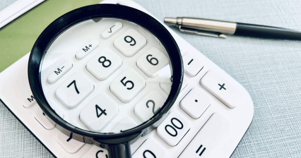 高所作業車特別教育（10m未満）の費用相場と追加コストを賢く把握する方法のアイキャッチ画像です。