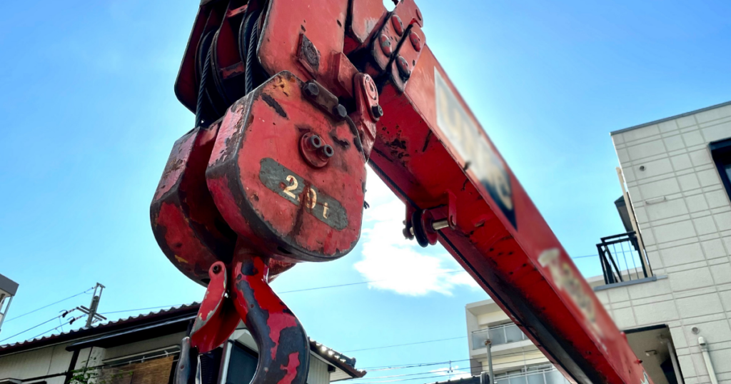 小型移動式クレーン（1トン以上5トン未満）の必要資格｜区分と判断基準を解説